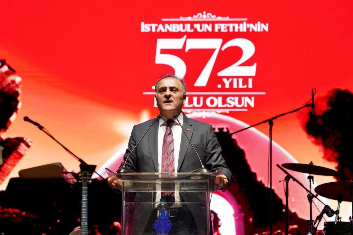 573. YIL COŞKUSU FETİH KORTEJİ TARİHİ YARIMADA&rsquo;DA Y&Uuml;R&Uuml;YOR
