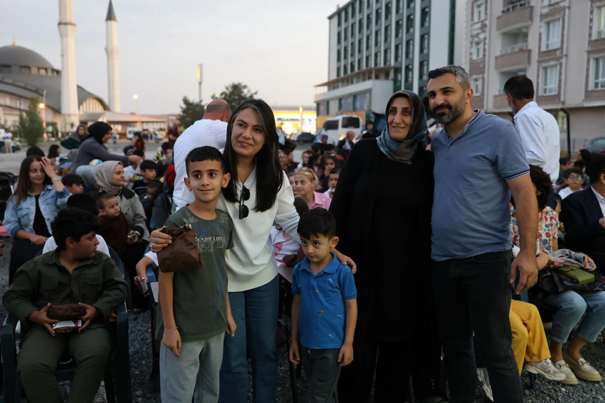 Ağrı Belediyesi’nden Açık Hava Sinema Şöleni