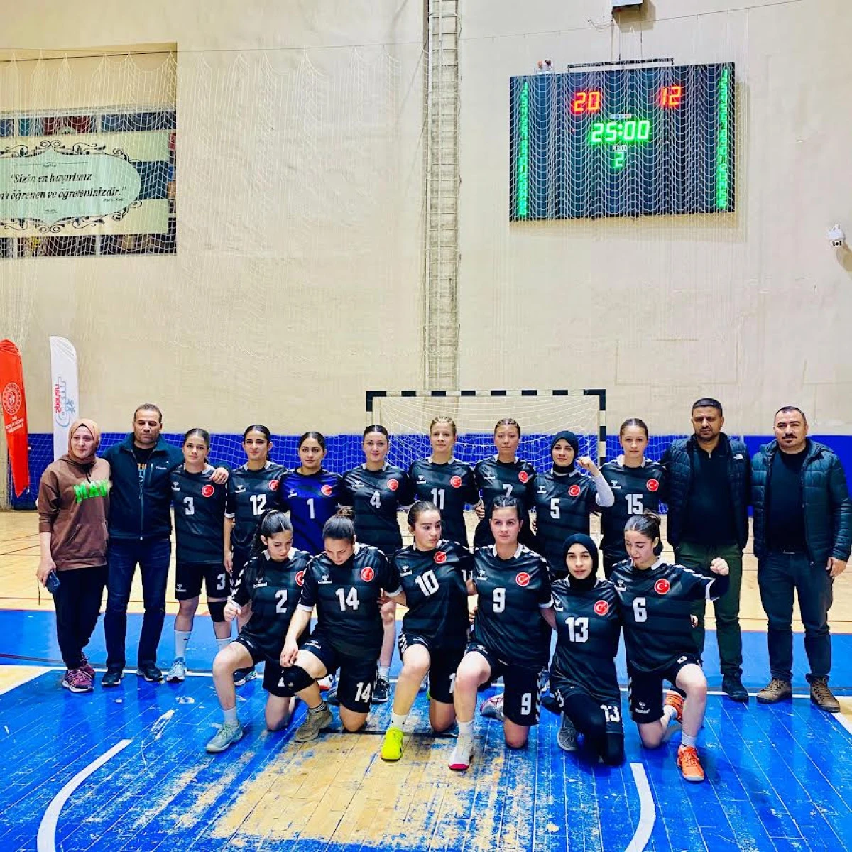 Ağrı Spor Lisesi hentbolda T&uuml;rkiye yarı finallerine y&uuml;kseldi