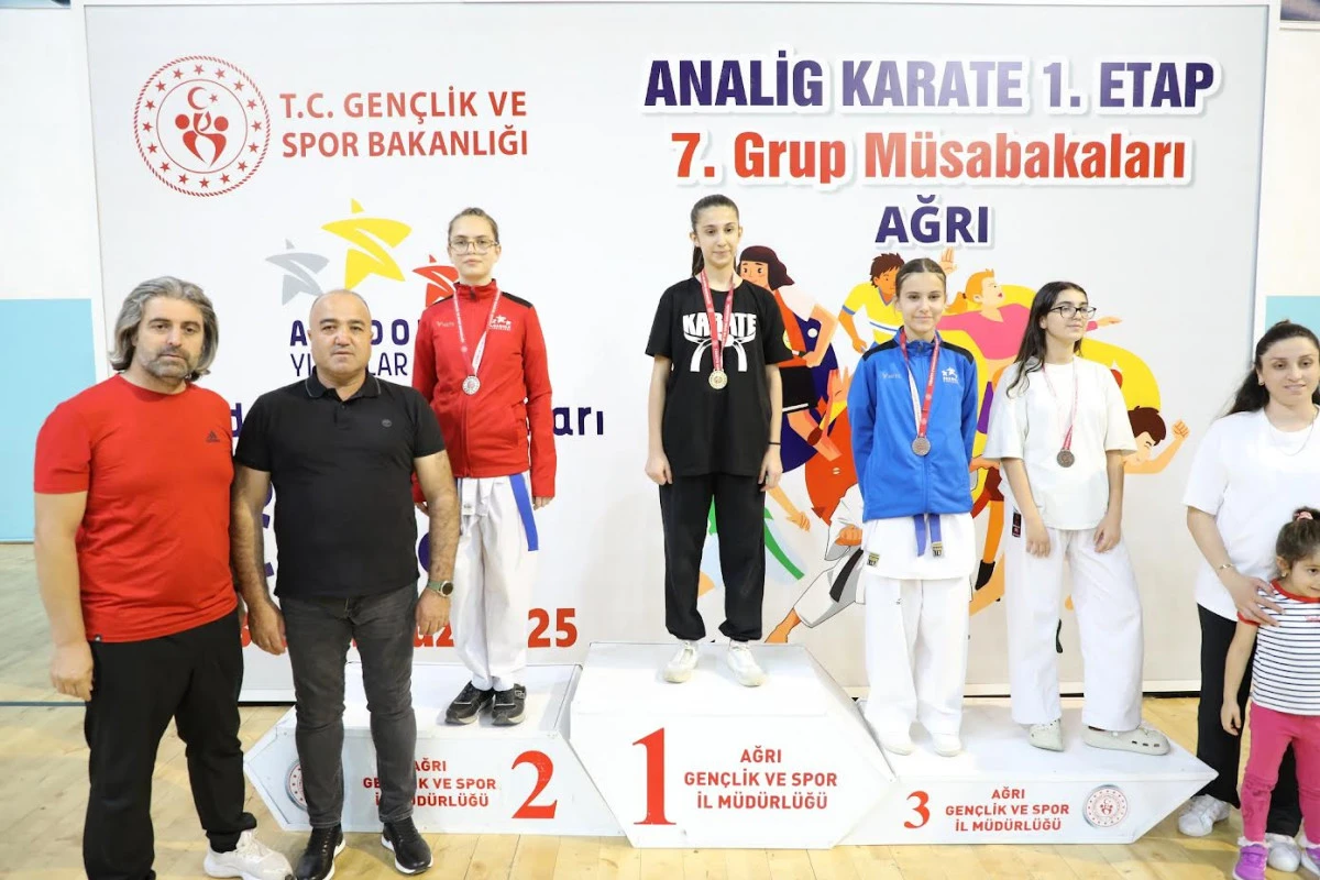 Ağrı'da düzenlenen Anadolu Yıldızlar Ligi Analig Karate 1. Etap 7. Grup Müsabakaları Sona Erdi