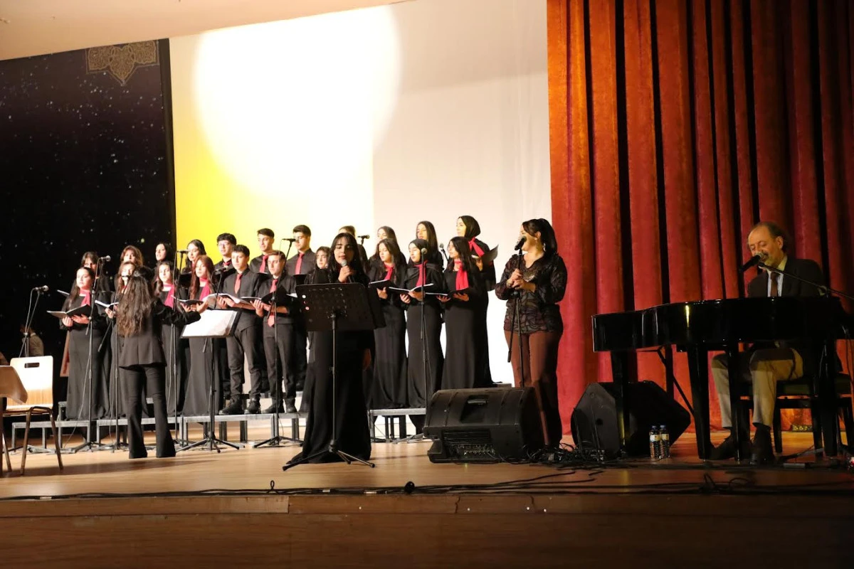 Ağrı&rsquo;da &ldquo;Kim Var?&rdquo; sanat etkinliği d&uuml;zenlendi