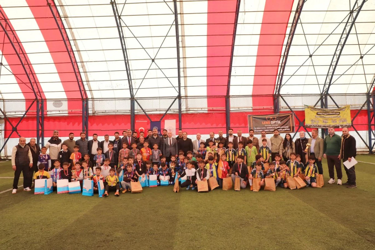 Ağrı&rsquo;da minikler futbol turnuvası tamamlandı