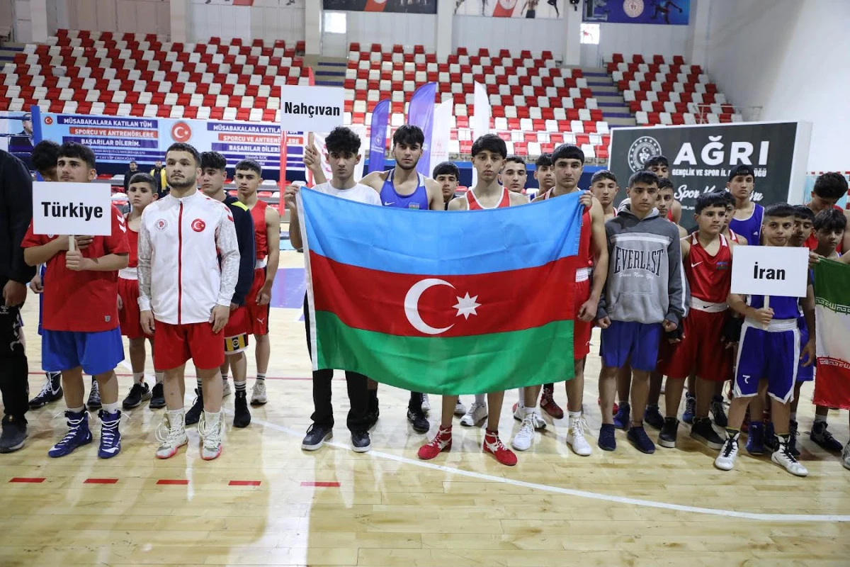 Ağrı'da T&uuml;rkiye-İran-Nah&ccedil;ıvan Boks Dostluk Turnuvası Nefes Kesti!