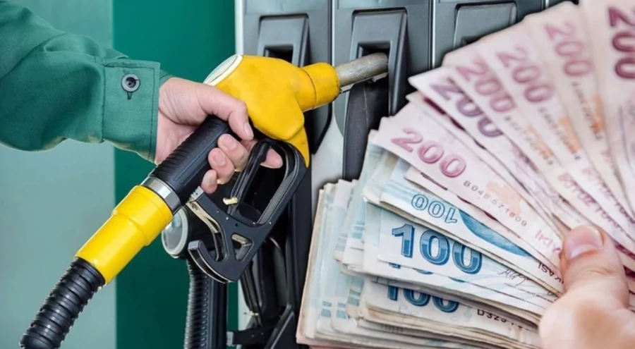 Akaryakıta &ccedil;ifte zam!