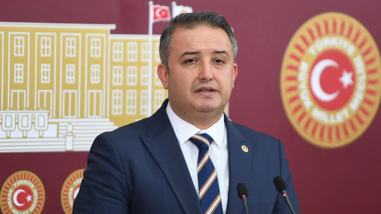 AKP'ye katılıyorlar... CHP listesinden se&ccedil;ilen vekil: 'Kendi yuvamıza d&ouml;n&uuml;yoruz...'