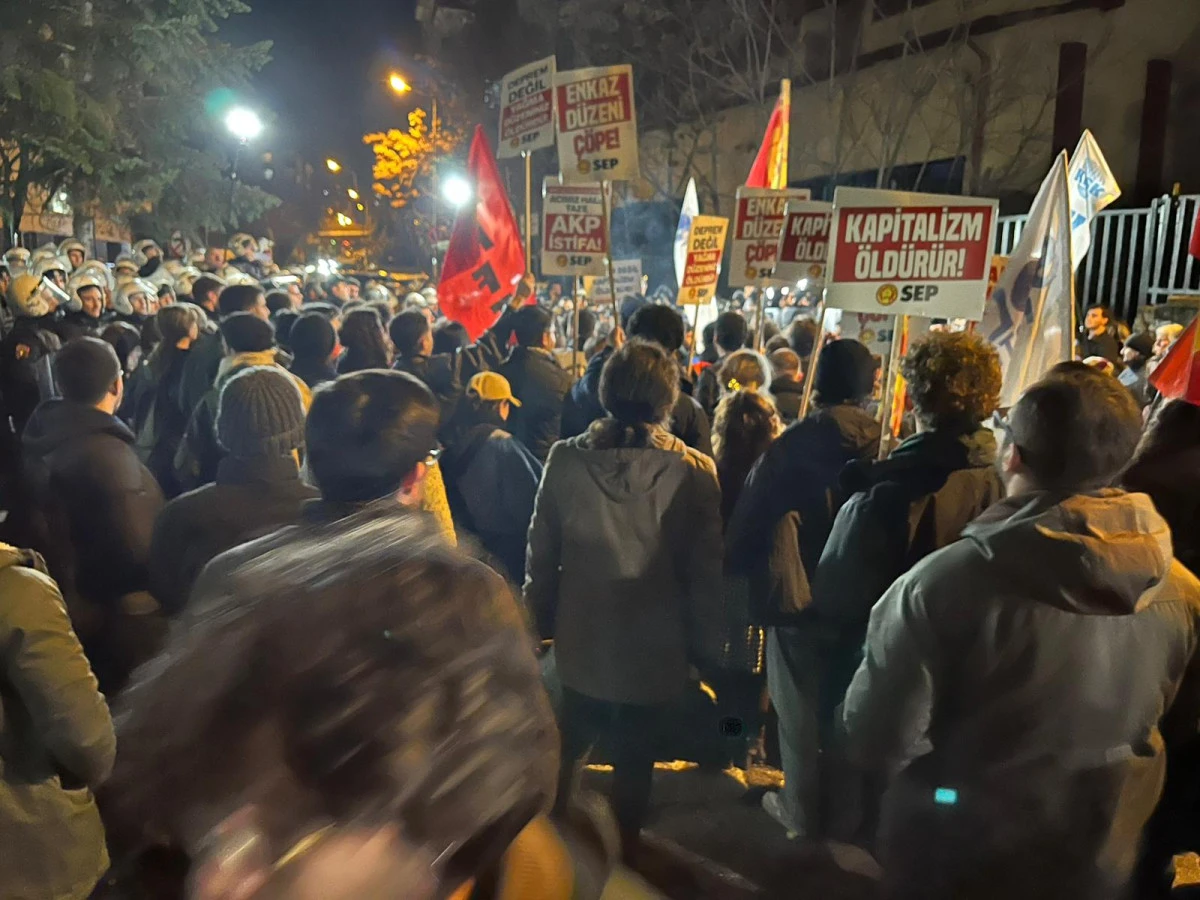 Ankara&rsquo;da 6 Şubat anmasına polis saldırısı: Halkevleri B&ouml;lge Temsilcisi Serdar Kibar g&ouml;zaltına alındı