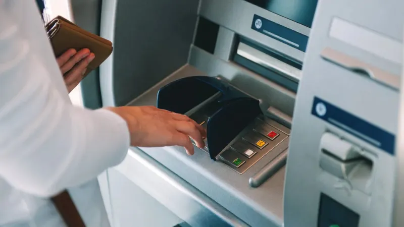 ATM'lerde yeni d&ouml;nem: Değeri k&uuml;&ccedil;&uuml;k paralar kabul edilmiyor