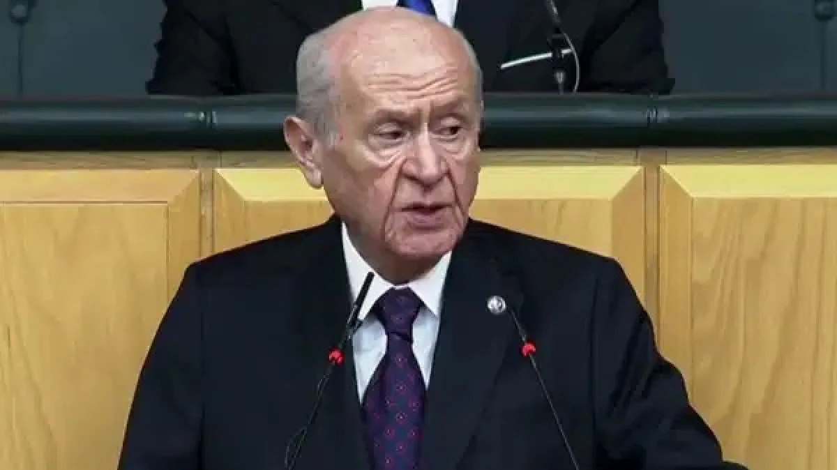  Bahçeli'den Dervişoğlu'na: 'Bir lafına bakıyorum laf mı diye, bir de söyleyene bakıyorum adam mı diye!'