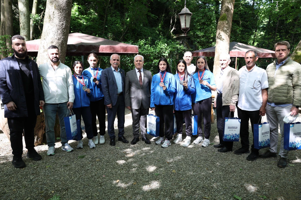 Başkan Bozbey, Bursa’nın gururu sporcularla buluştu