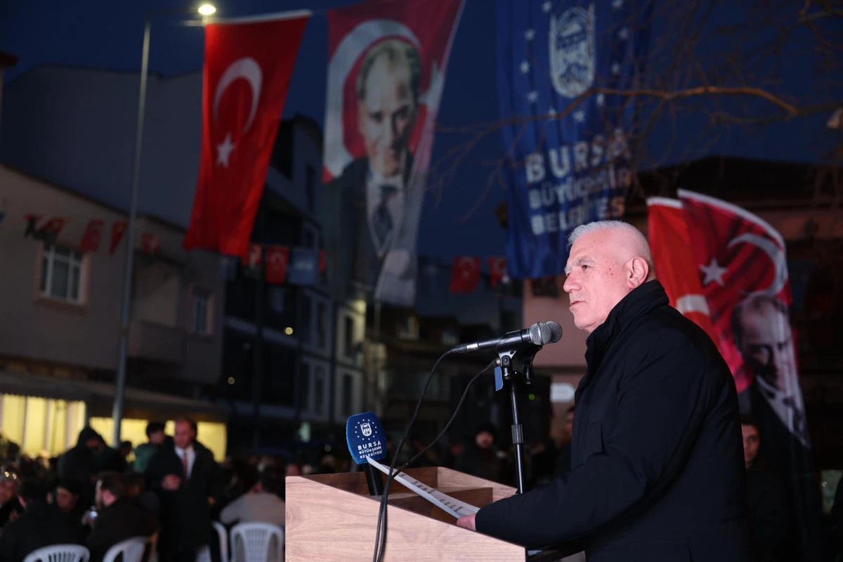 Başkan Bozbey kendi mahallesinde komşularıyla iftar yaptı