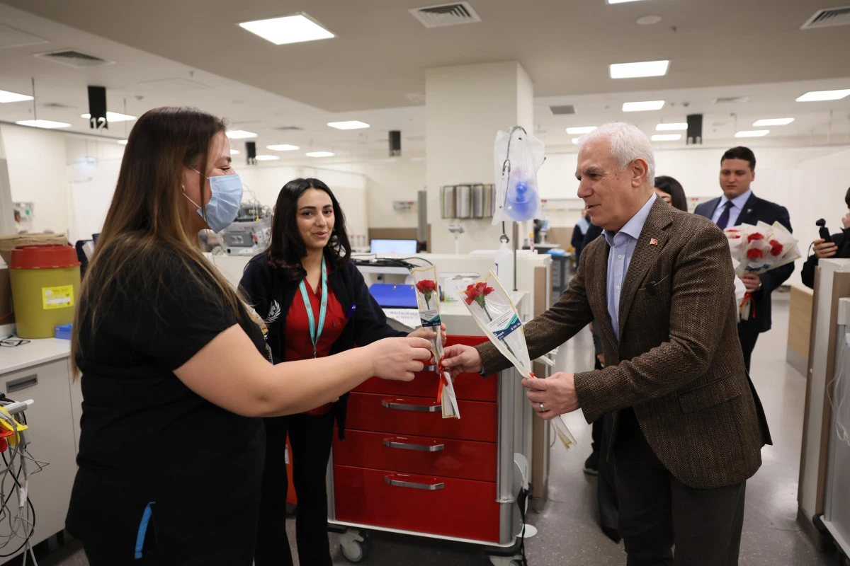 Başkan Bozbey'den sağlık &ccedil;alışanlarına ziyaret