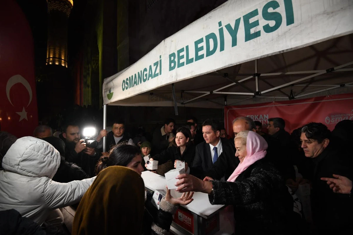 Başkan Erkan Aydın&rsquo;dan Kandil Simidi İkramı