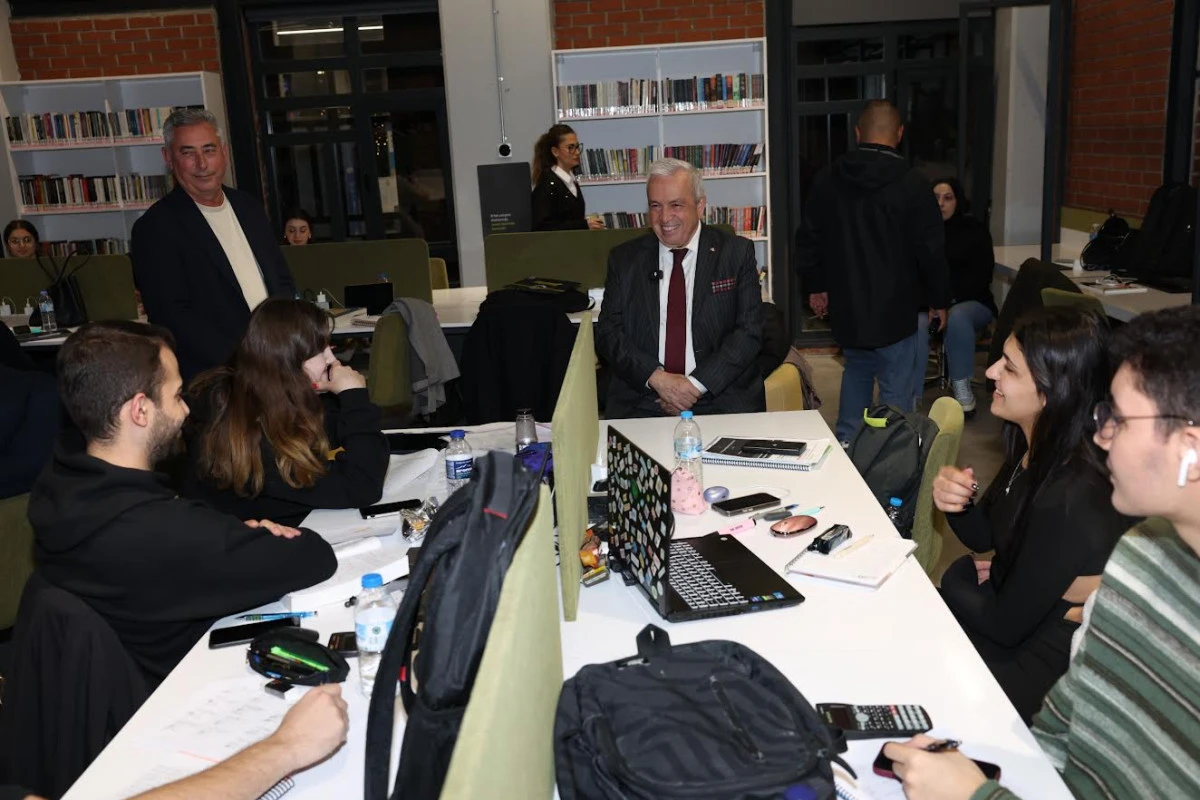 BAŞKAN ŞADİ ÖZDEMİR’DEN ÜNİVERSİTELİLERE VİZE MORALİ