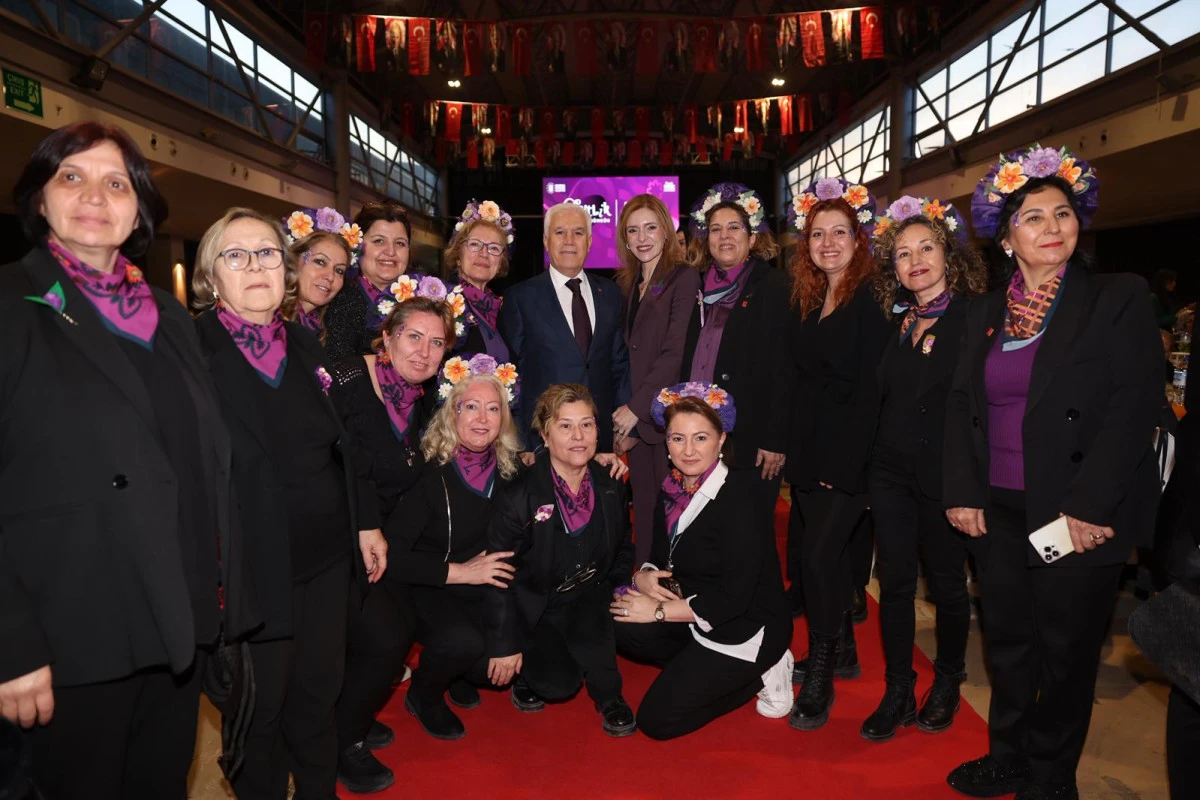 Bozbey: Kadın g&uuml;&ccedil;l&uuml;yse kent de g&uuml;&ccedil;l&uuml;d&uuml;r