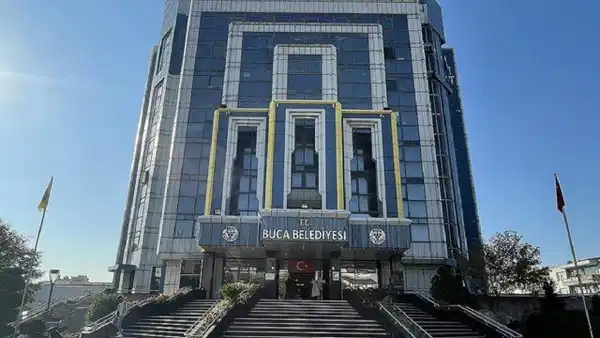 Buca Belediyesi'ne operasyon: Başkan G&ouml;rkem Duman g&ouml;zaltına alındı