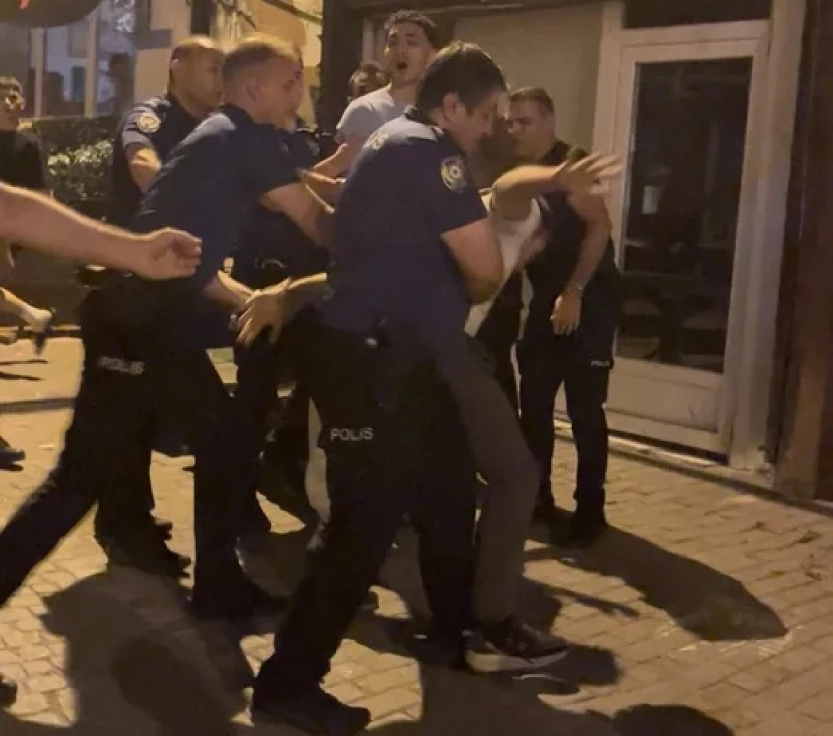 Bursa Arapş&uuml;kr&uuml; Sokağı'nda kavga!