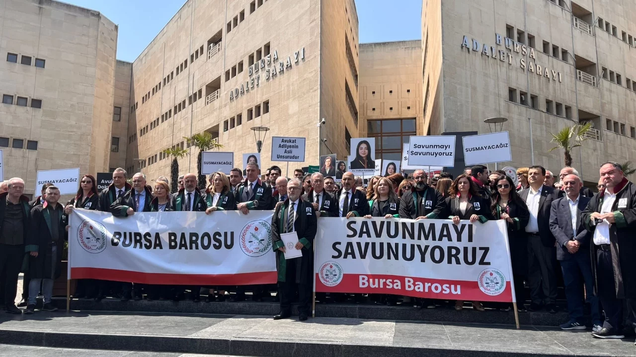 Bursa Barosu'ndan avukatlara y&ouml;nelik şiddete sert tepki: Bı&ccedil;ak kemiğe dayandı artık