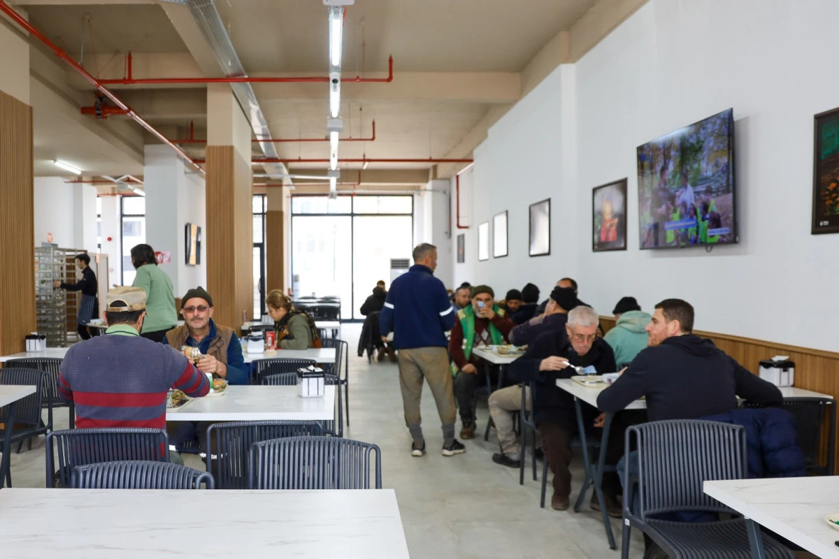 Bursa B&uuml;y&uuml;kşehir Kent Lokantaları yoğun ilgi g&ouml;r&uuml;yor