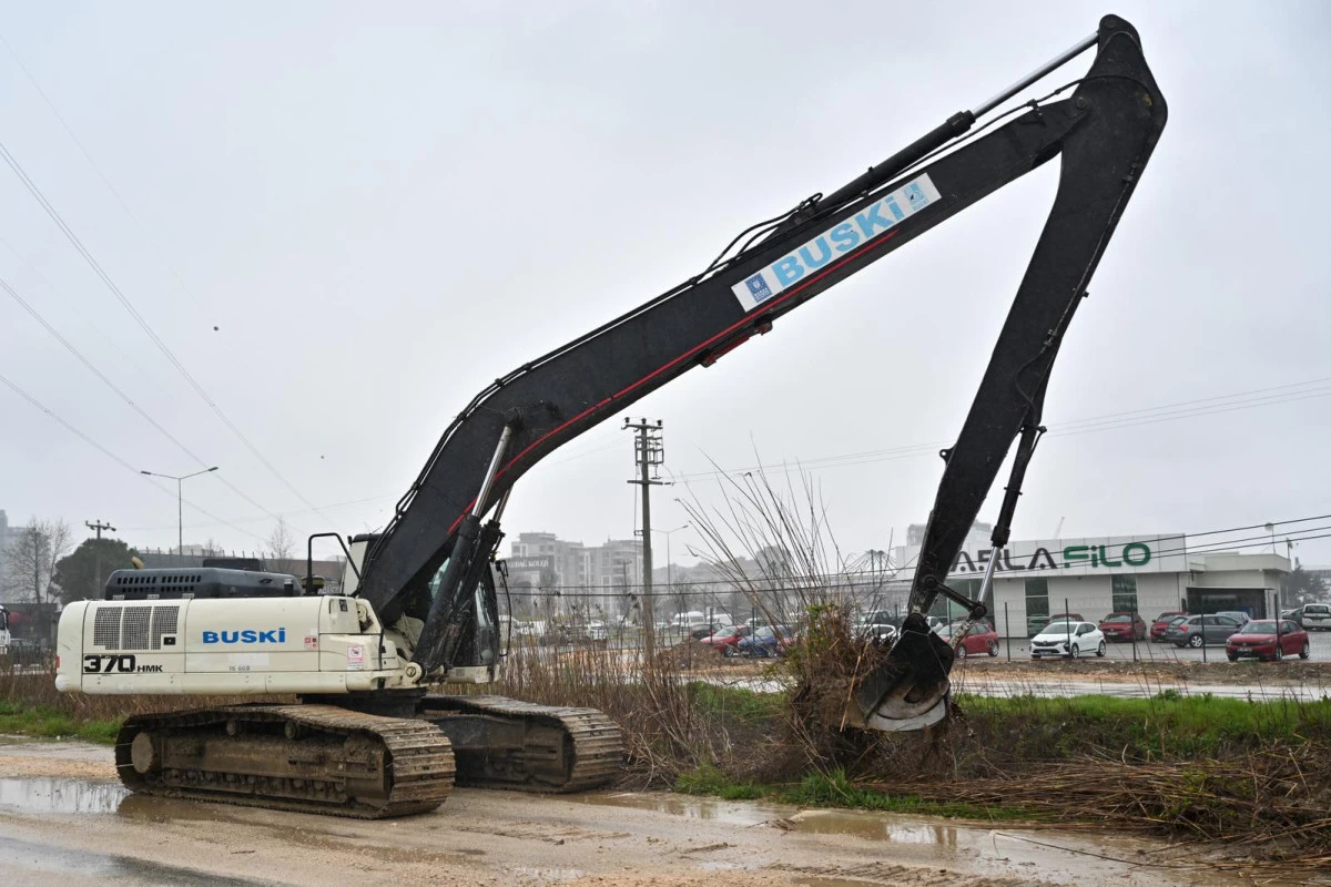 Bursa B&uuml;y&uuml;kşehir, olumsuz hava koşullarına karşı seferber oldu