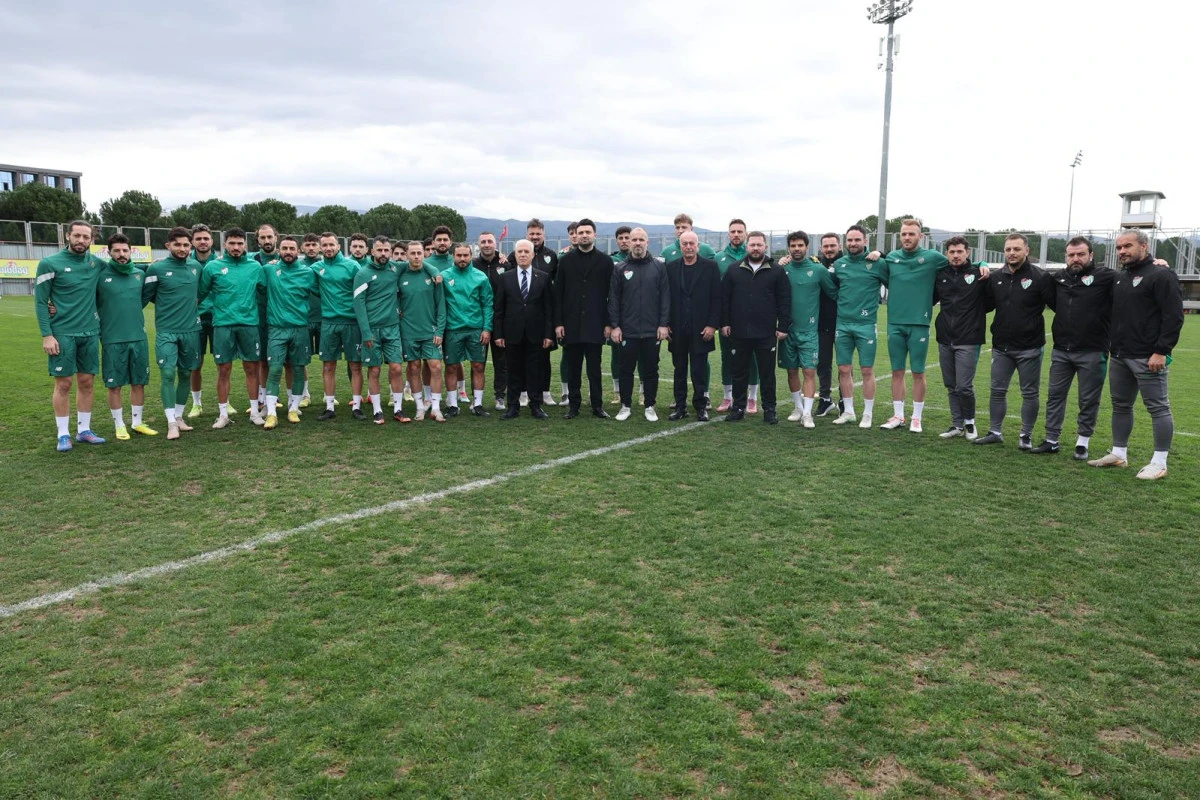 Bursa B&uuml;y&uuml;kşehir'den Bursaspor'a g&uuml;&ccedil;l&uuml; destek