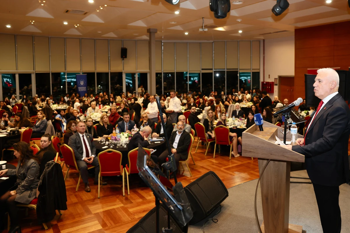 Bursa Büyükşehirli öğretmenler özel gecede buluştu