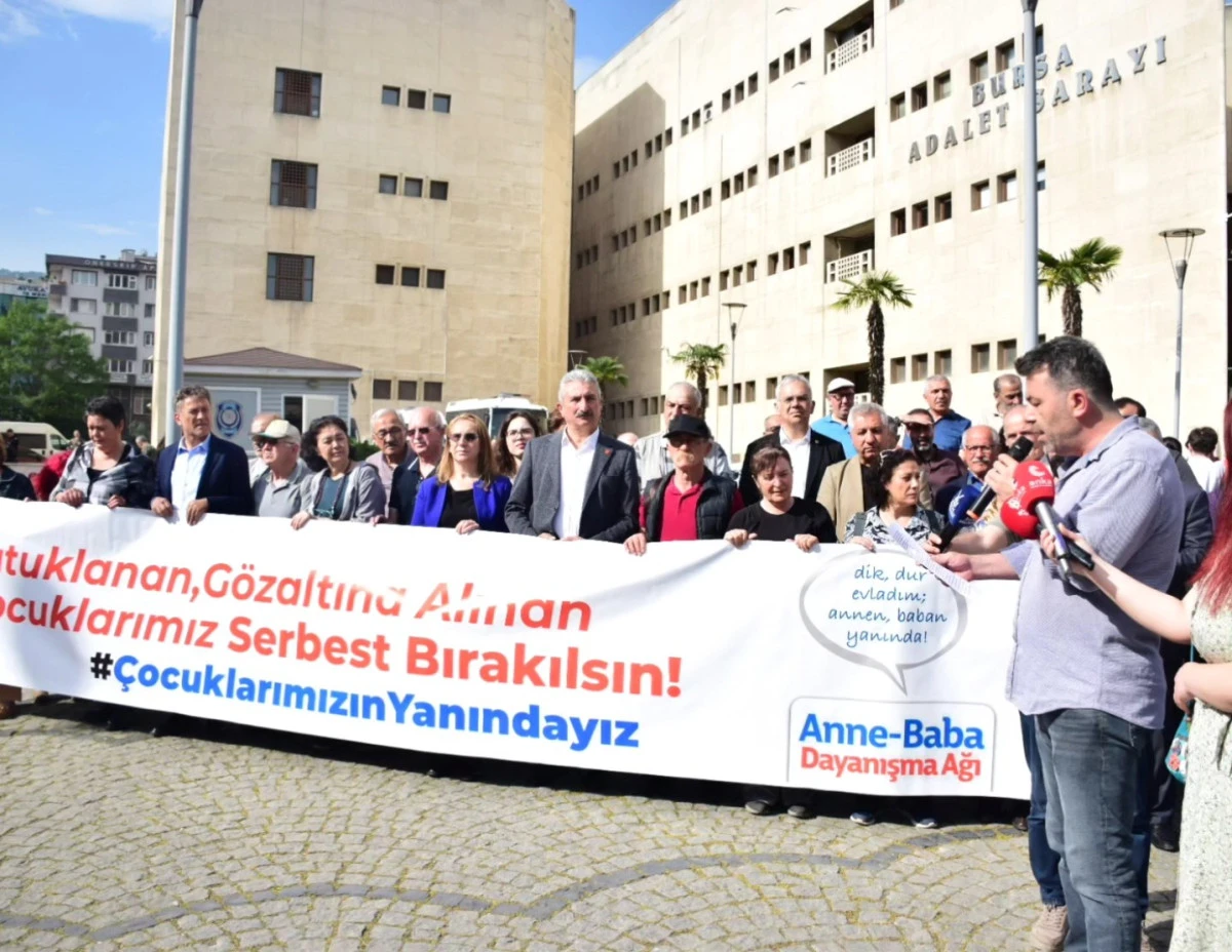 Bursa'da İmamoğlu protestoları sonrası tutuklanan 10 kişinin yargılanmasına başlandı