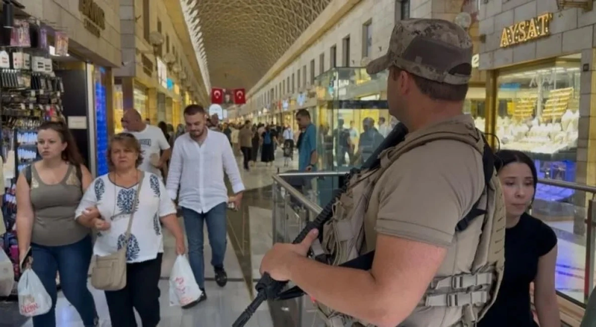 Bursa Kapalıçarşı’da Özel Harekât güvenliği devir aldı