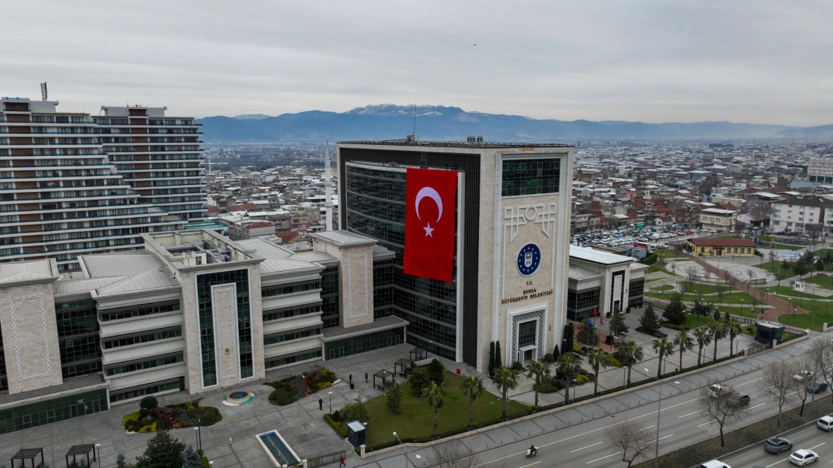 Bursa T&uuml;rk bayraklarıyla donatıldı