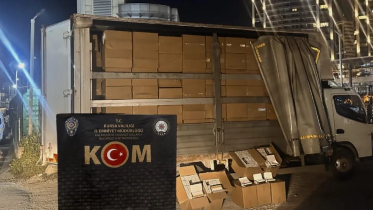 Bursa'da 3 milyon adet ka&ccedil;ak makaron ele ge&ccedil;irildi