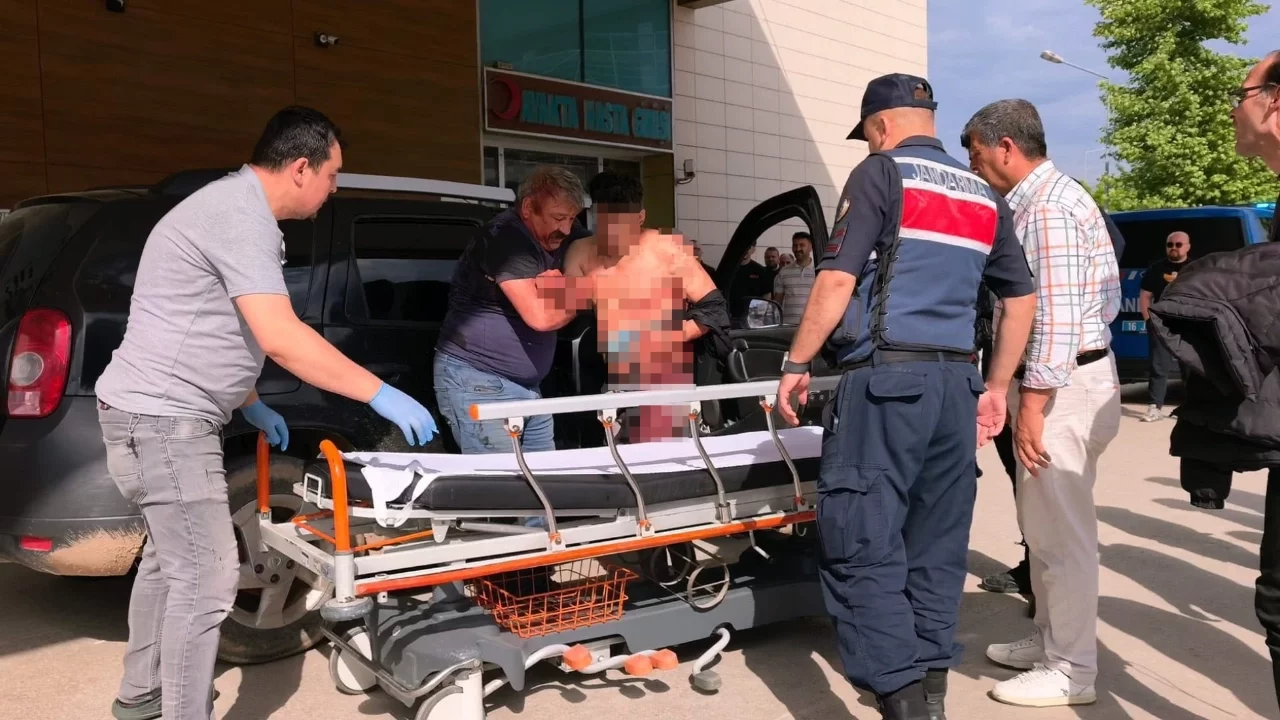 Bursa'da akraba arası &ccedil;ıkan kavga kanlı bitti: 1 ağır yaralı
