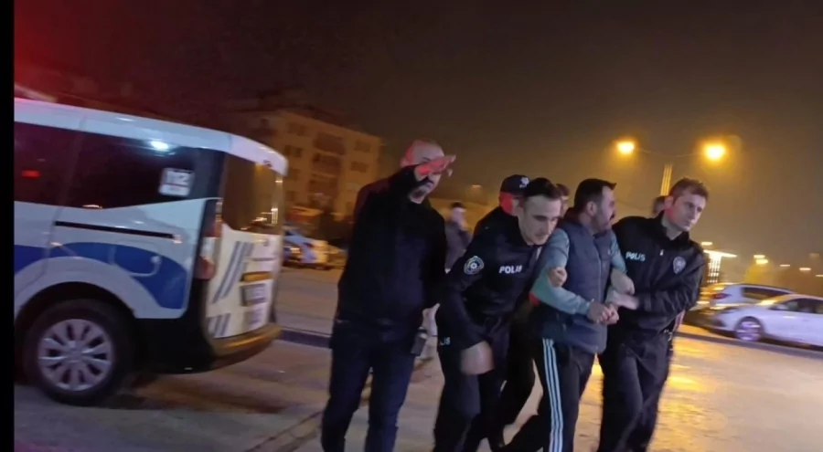 Bursa'da beraat sonrası silahlı saldırı! Oğluna çarpan taksicinin ağabeyini vurdu