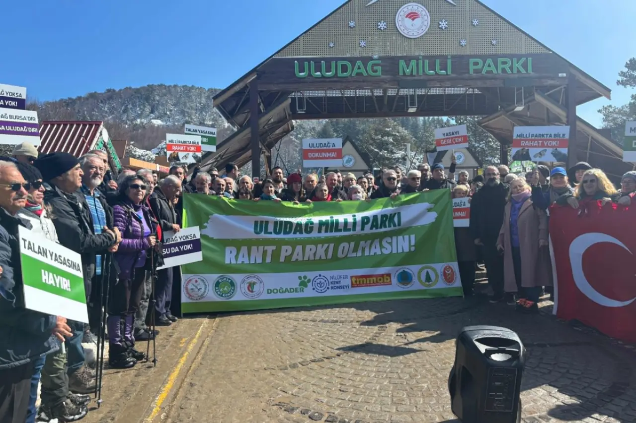 Bursa&rsquo;da &ccedil;evreciler Milli parkları talan edecek yasaya karşı eylem yaptı