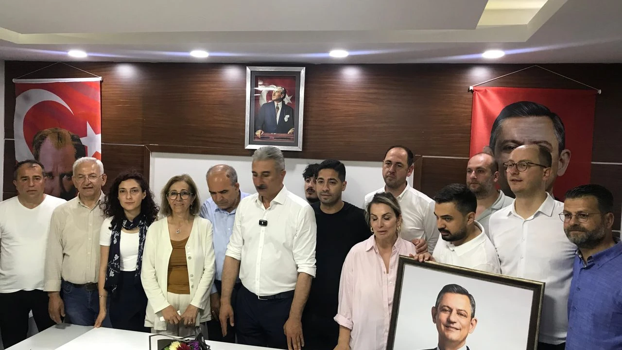 Bursa'da CHP'nin yeni merkezi a&ccedil;ıldı! Yeşiltaş: "İktidara y&uuml;r&uuml;yoruz"