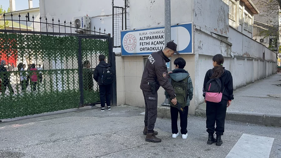 Bursa'da her okula bek&ccedil;i ve polis g&ouml;revlendirildi