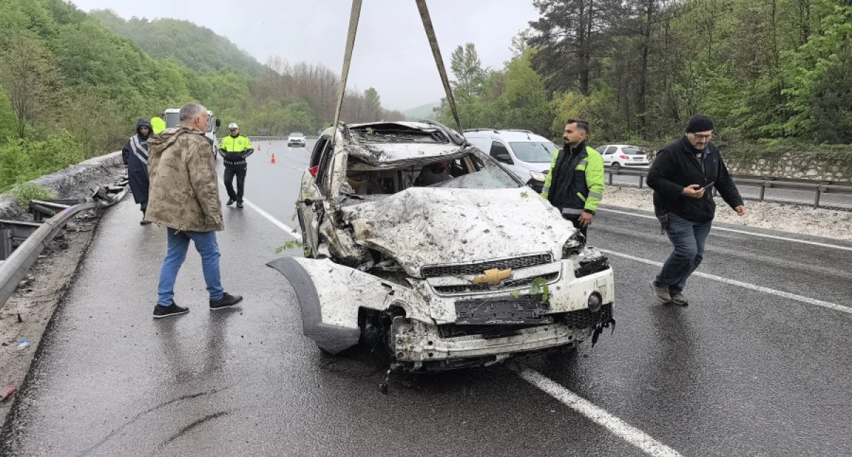 Bursa'da kontrolden çıkan araç ormana uçtu! 1 ölü, 3 yaralı