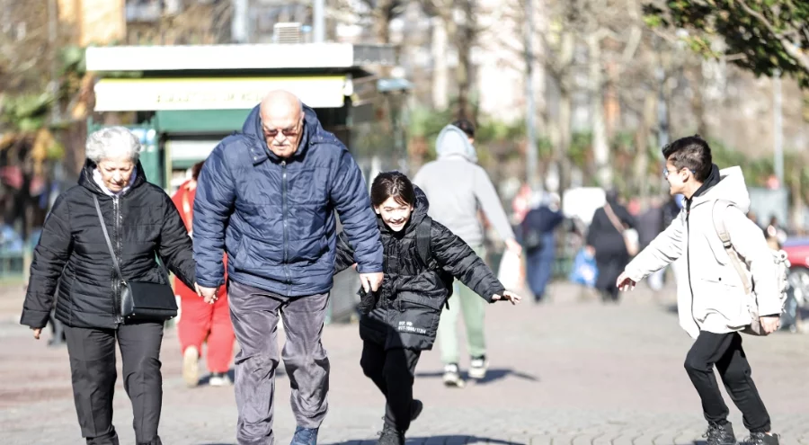 Bursa'da kuvvetli r&uuml;zgar etkili oluyor!
