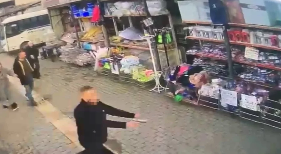 Bursa&rsquo;da Silahlı Kovalamaca: Vatandaşlar Kıl Payı Kurtuldu