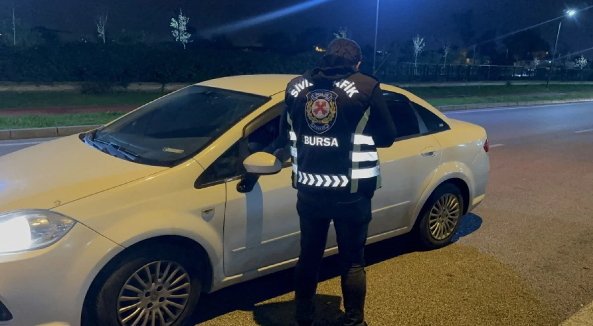 Bursa'da sivil trafik ekiplerinden gece denetimi!