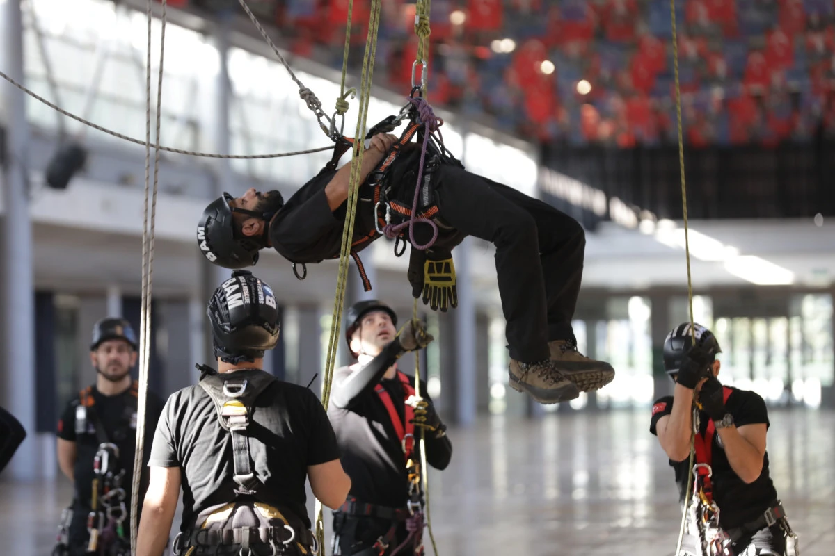 B&uuml;y&uuml;kşehir afetlere ekibini hazırlıyor