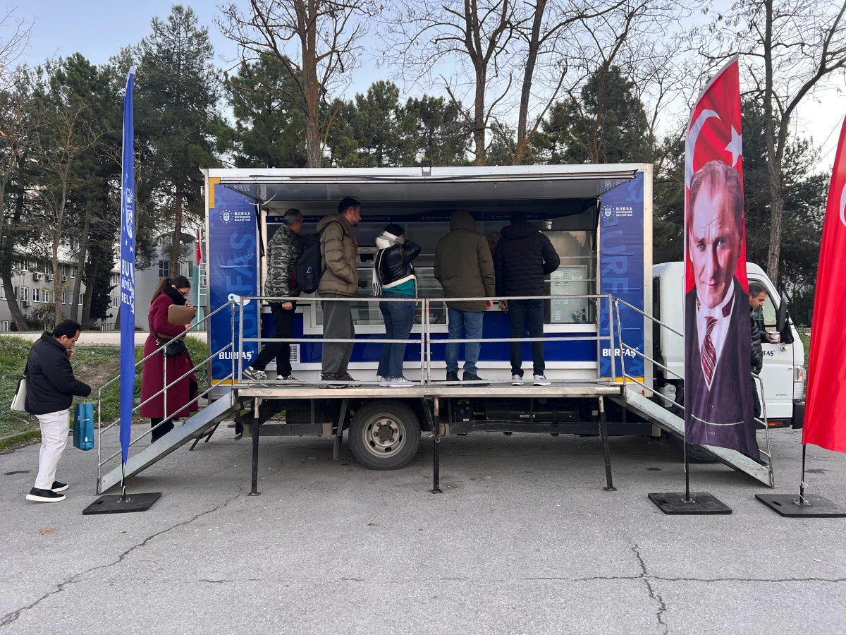 B&uuml;y&uuml;kşehirden &ouml;ğrencilere sıcak &ccedil;orba