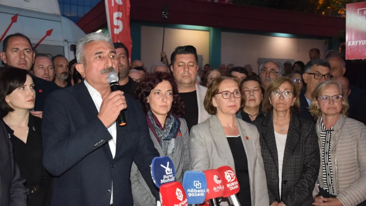 CHP Bursa İl Başkanı Nihat Yeşiltaş: Bu millet i&ccedil;in gerekirse baş vereceğiz ama asla başımızı eğmeyeceğiz!