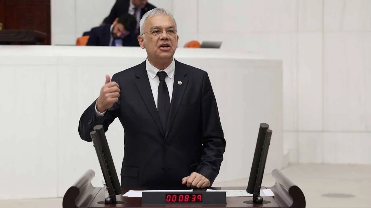 CHP Bursa Milletvekili Kayıhan Pala'dan Bursa B&uuml;y&uuml;kşehir Belediye Başkanı Bozbey'in g&ouml;revden uzaklaştırılmasına tepki