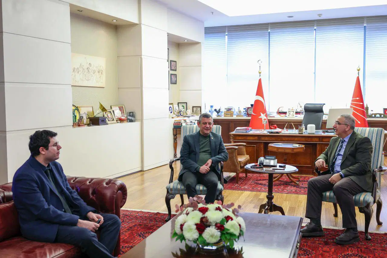 CHP lideri &Ouml;zel, Ankara&rsquo;ya kadar gelen İHA&rsquo;yla ilgili konuştu: &lsquo;Erdoğan&rsquo;dan 2 saat boyunca talimat gelmedi&rsquo;