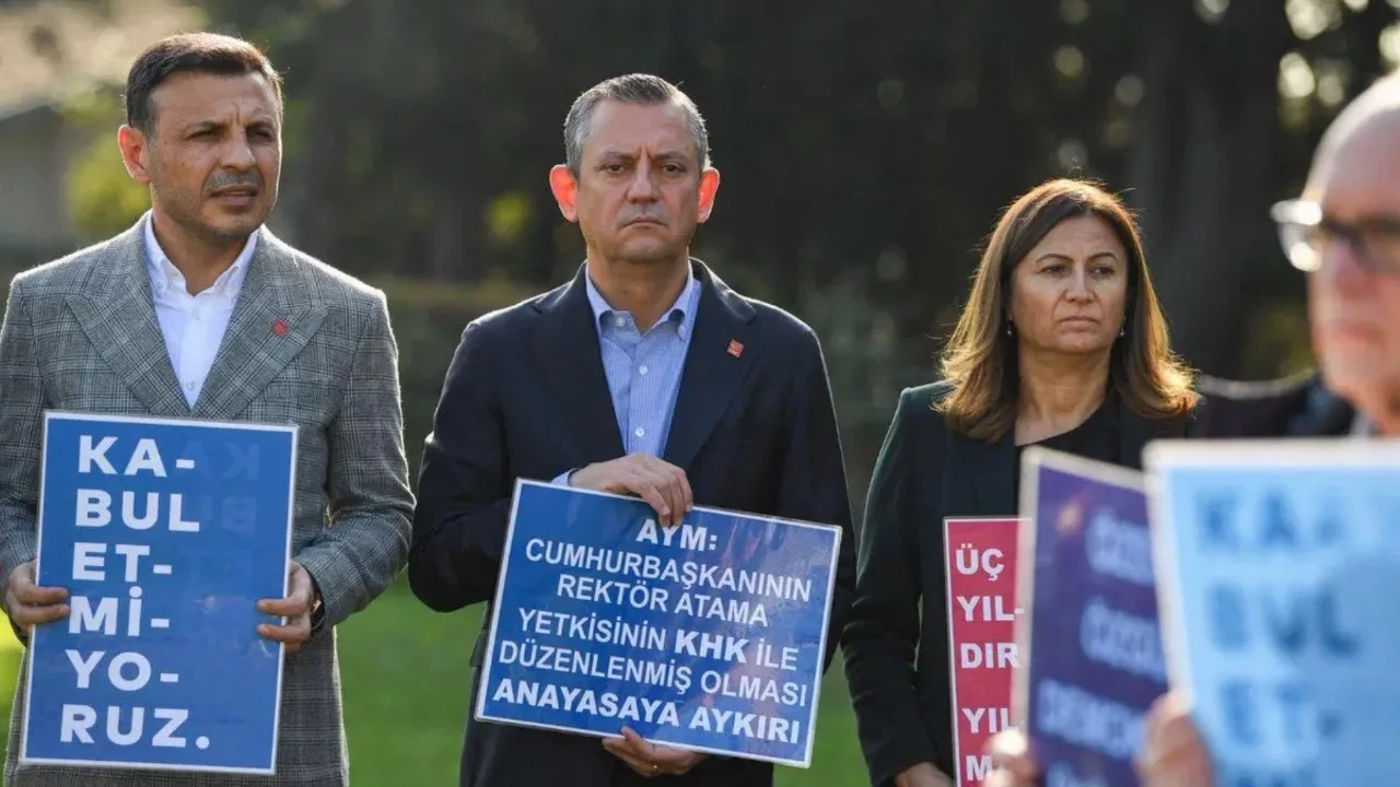 CHP lideri &Ouml;zg&uuml;r &Ouml;zel, Boğazi&ccedil;i'nde Erdoğan'a seslendi: Neden korkuyorsun?
