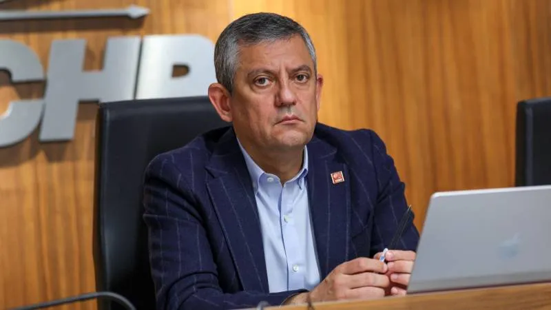 CHP MYK&rsquo;da neler konuşuldu: &Ouml;zel,; Mansur Yavaş&rsquo;la yaptığı telefon g&ouml;r&uuml;şmesini anlattı