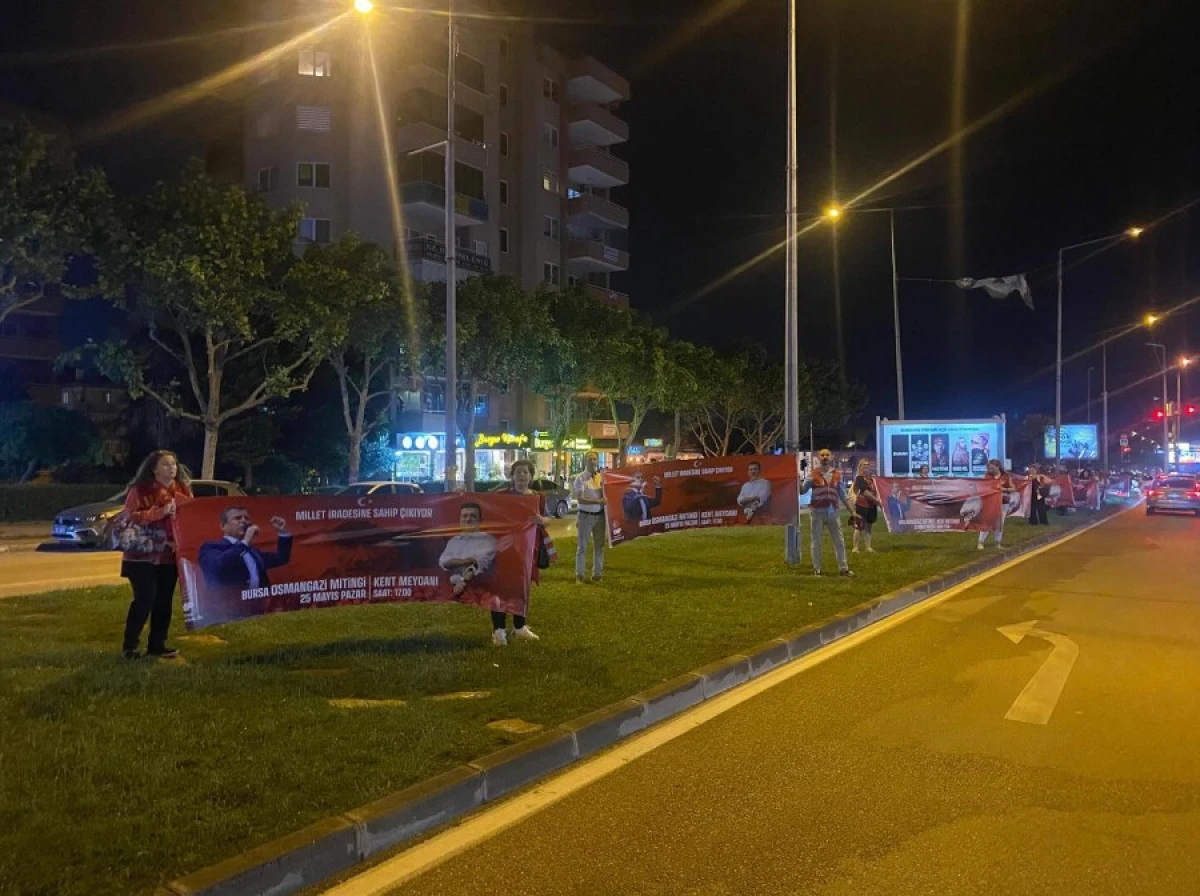 CHP Nilüfer'den ayaklı bilboard eylemi...