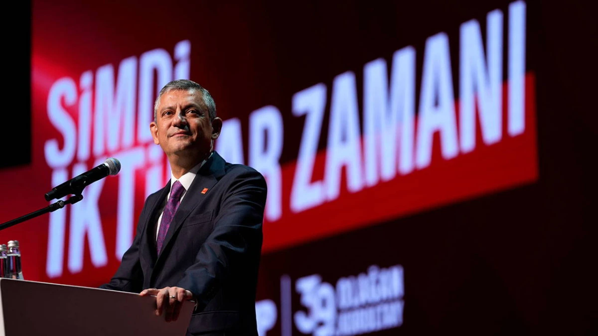 CHP’de Değişim Rüzgârı: Özel, Türkiye’yi Umutlandıran Yeni Dönemin Kapısını Aralıyor