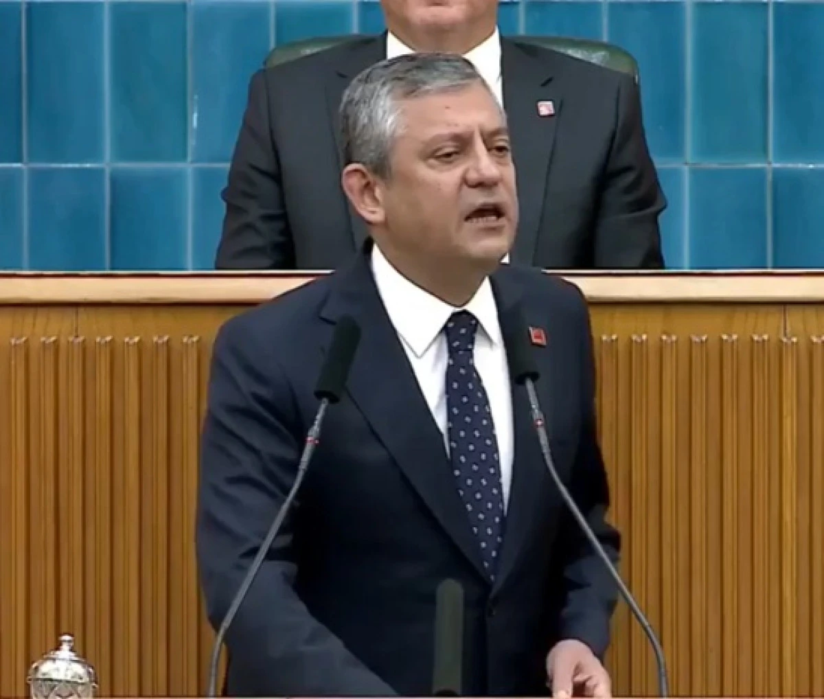 CHP'de tarihi grup toplantısı: &Ouml;zg&uuml;r &Ouml;zel k&uuml;rs&uuml;de CANLI İZLE