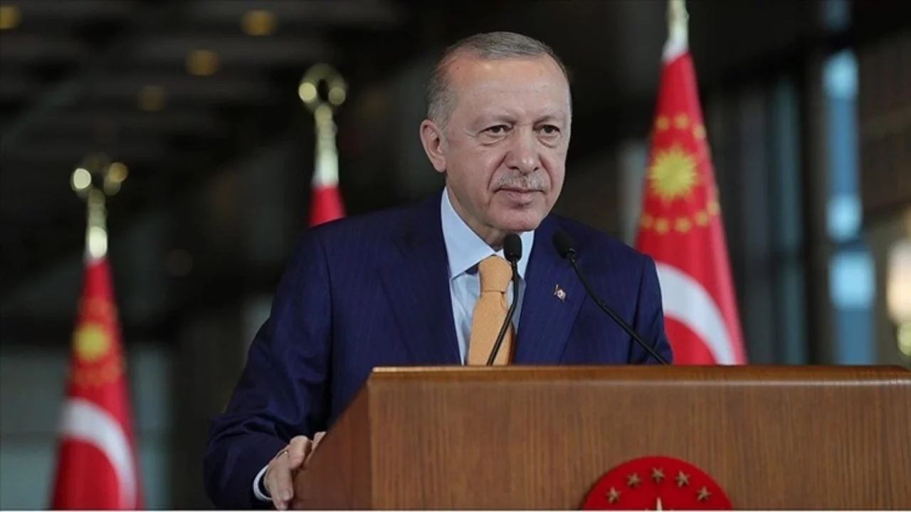 Cumhurbaşkanı Erdoğan duyurdu: Bayram tatili 9 g&uuml;n oldu
