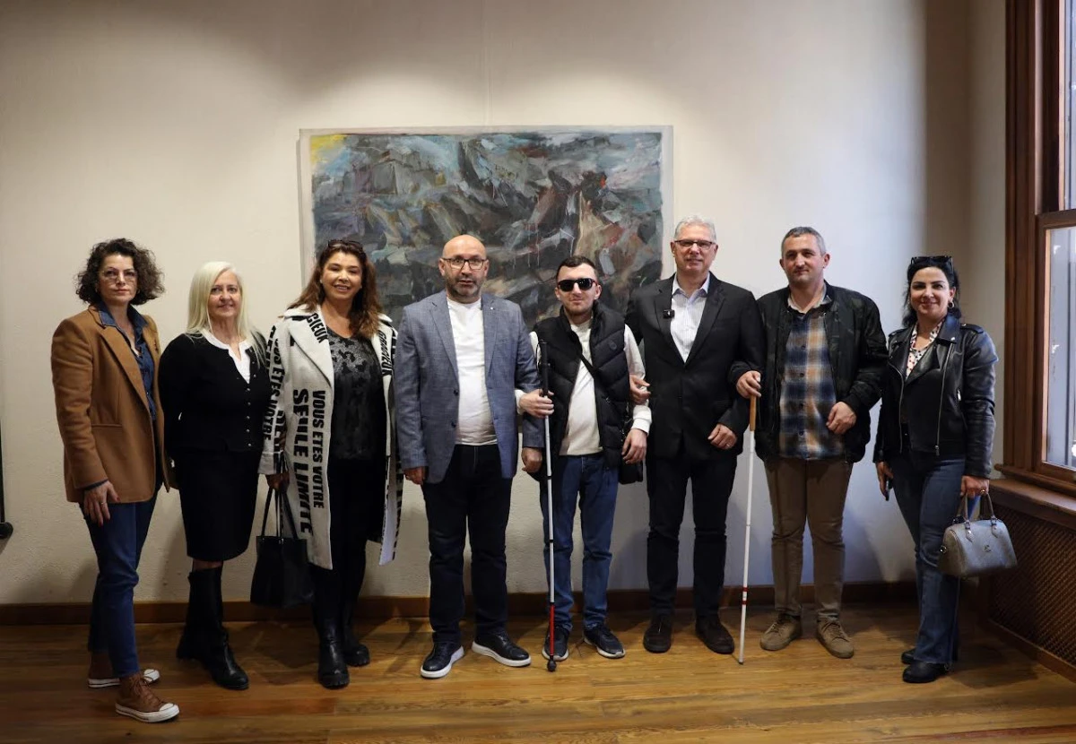 CUMHURİYET GALERİSİ’NDE SANAT ENGEL TANIMIYOR